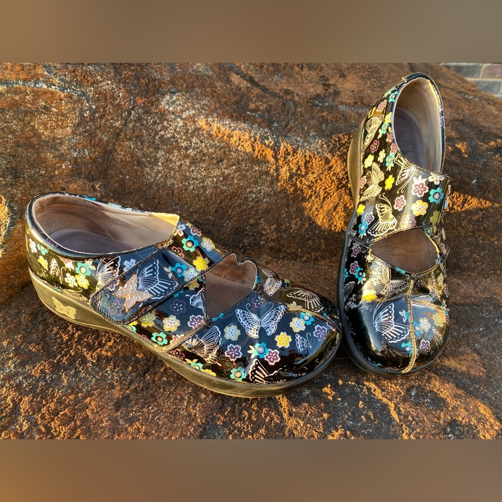 EUC Allegria Women’s 38 EU / 7.5-8 US Floral Butterfly Maryjane Shoes